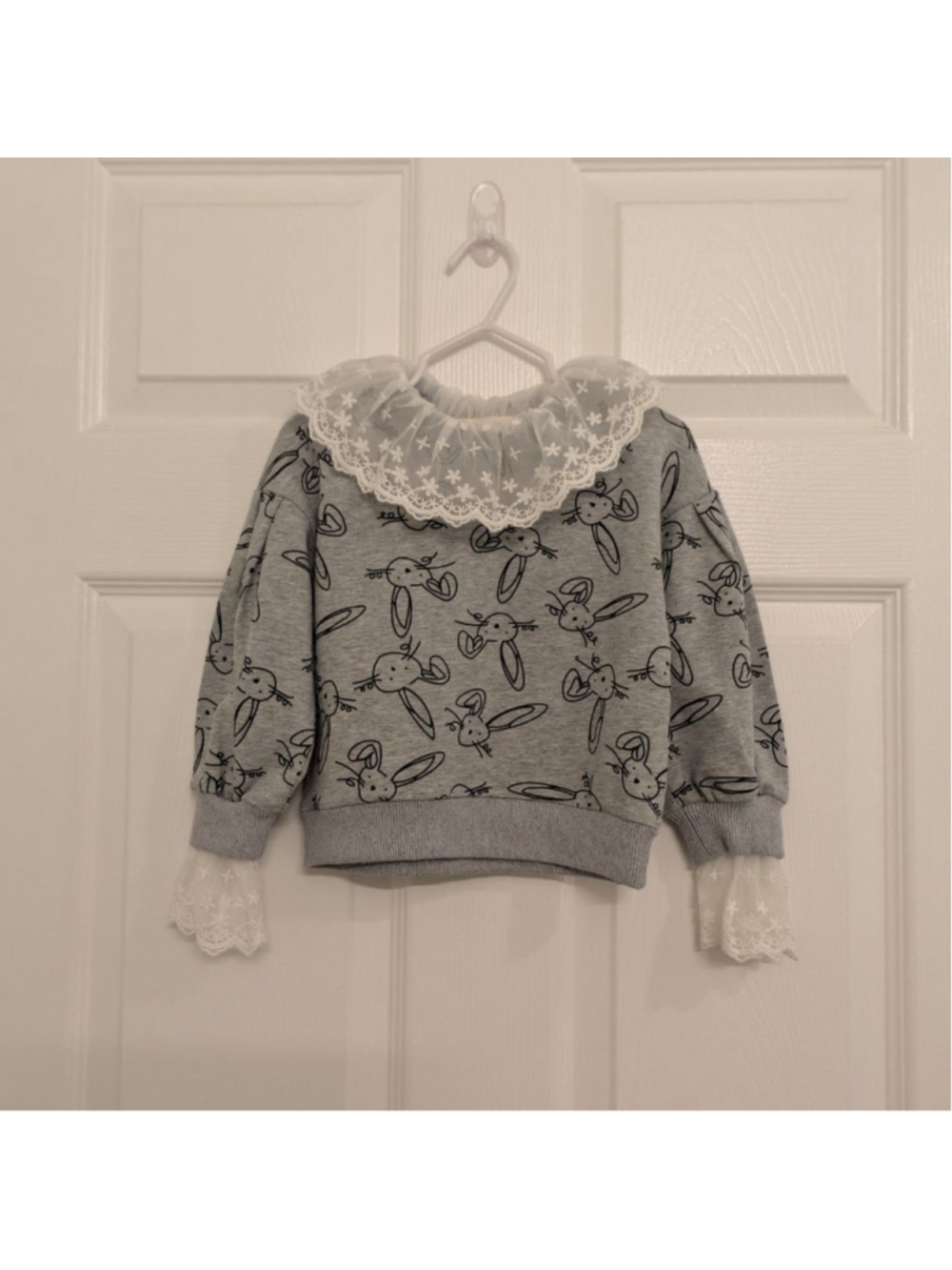Baby doe a dear Gray Bunny Sweatshirt with White Lace Collar 24 Months 2t